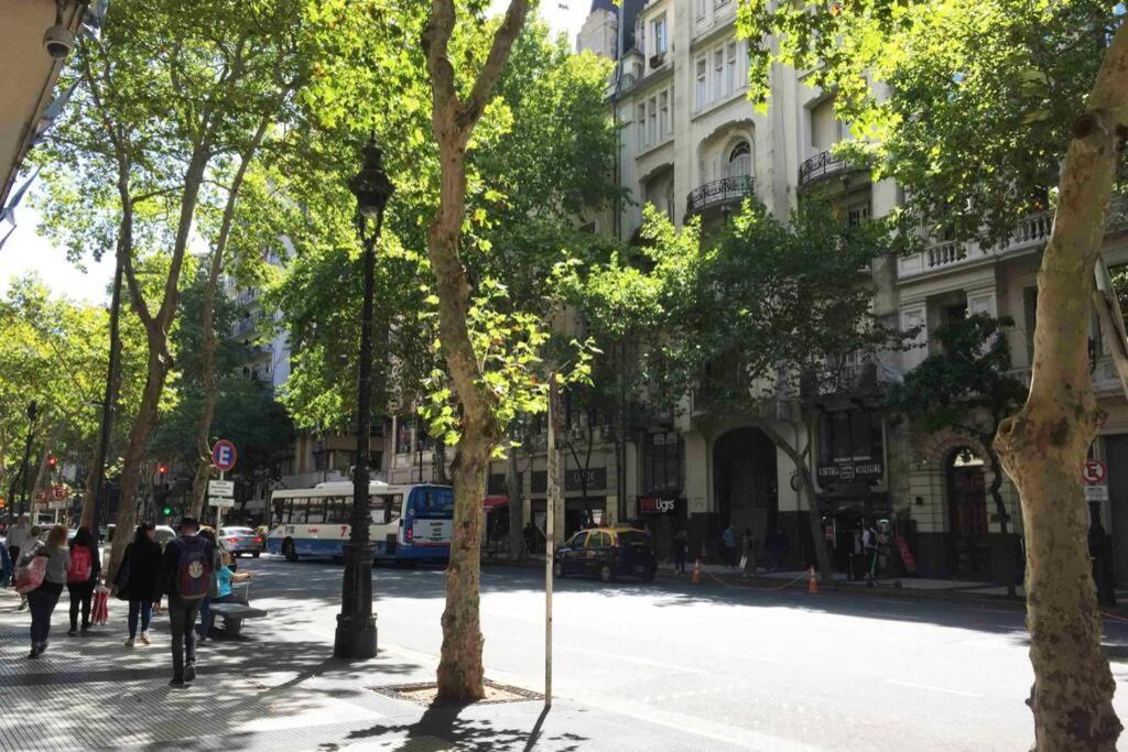 Duplex En Centro Historico Y Turistico Sobre Av. De Mayo Буэнос-Айрес Экстерьер фото