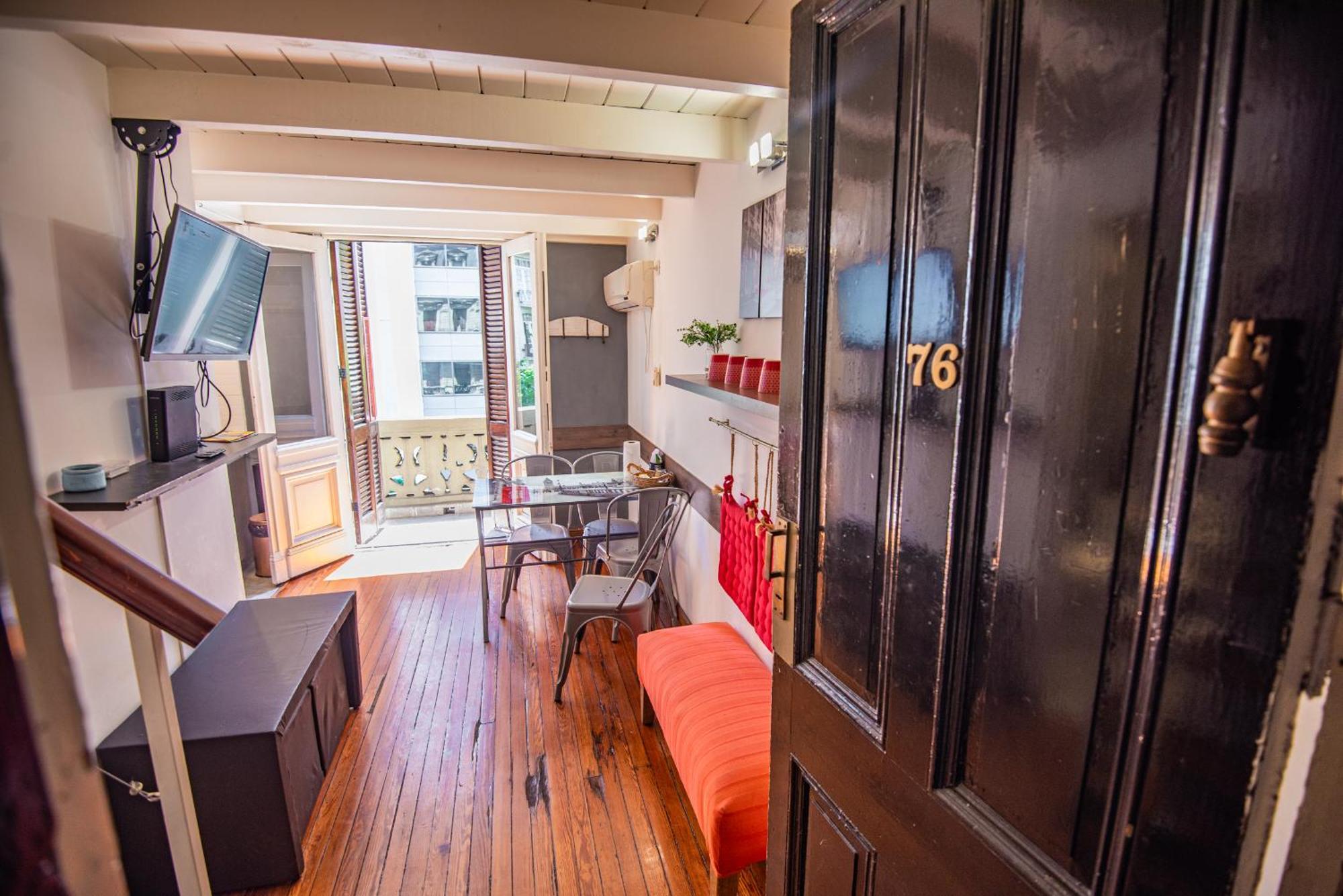 Duplex En Centro Historico Y Turistico Sobre Av. De Mayo Буэнос-Айрес Экстерьер фото
